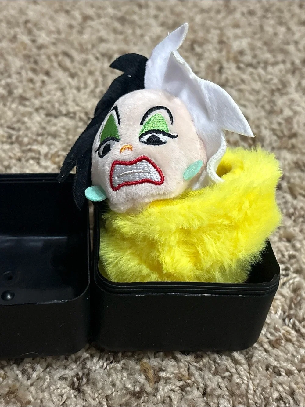 Disney Villain Cuff - Curela DeVil